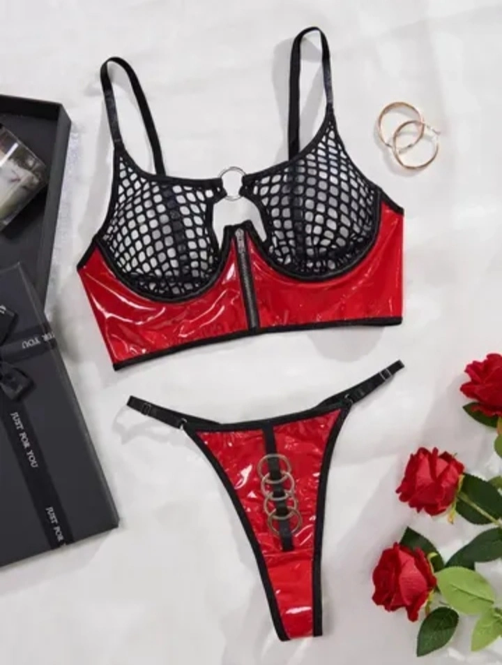 Latex et résille effet Push-Up