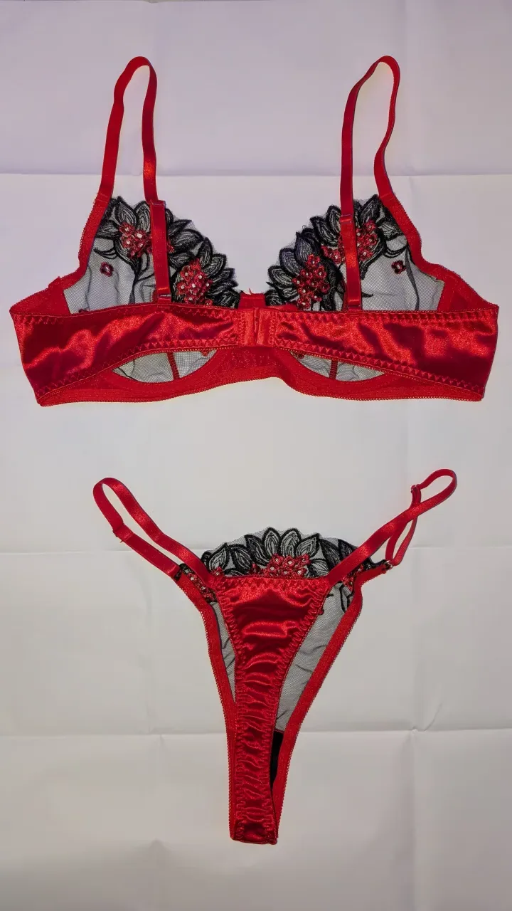 Ensemble Satin Rouge et Noir - vue 3